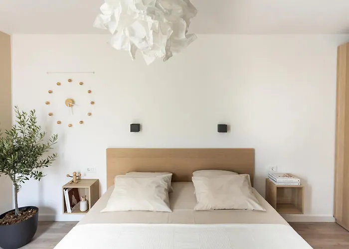 Val - Modern Пула